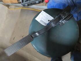 234.gm8d12 Equinox 2012 Accelerator Parts 244224