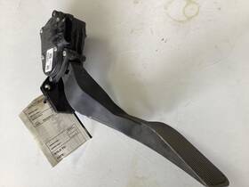 234.gm8o13 Silvrdo35 2013 Accelerator Parts 292153