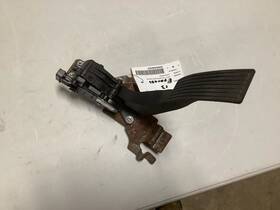 234.gm8u13 Express25 2013 Accelerator Parts 351697