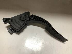 234.gm8v15 Express35 2015 Accelerator Parts