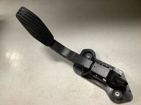 234.gm9o22 Sierra350 2022 Accelerator Parts