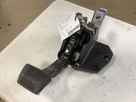 546.am8215 Cherokee 2015 Pedal Brake/clutch 299637