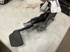 546.in1j16 Qx60 2016 Pedal Brake/clutch 313310