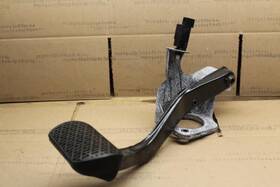 546.mb1l04 2003 2004 2005 2006 Mercedes E320 E500 Brake Pedal
