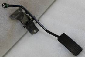 234.ac1m02 Acura 1999 2000 2001 2002 2003 2004 Rl Accelerator Gas Pedal