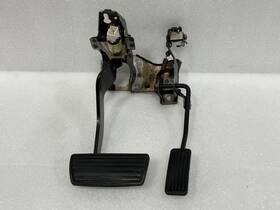 546.ac1j98 Acura 1997 1998 1999 Cl Brake And Accelerator Pedal Combo