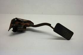 546.am1506 American Motors 2006 Hummer H2 Gas Accelerator Pedal Brake Clutch