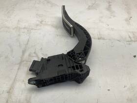234.au1i18 Audi 17-24 S5 3.0l Convertible 2d Awd At Gas Accelerator Pedal T
