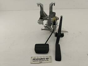 546.au1u96 Audi Cabriolet 8g Brake And Gas Pedal With Mounting Bracket Fits 1994-1998