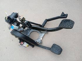 Bmw 203718 1999-03 E39 540i M5 Clutch Brake Gas Pedal Drive-by-wire Assembly With Switches