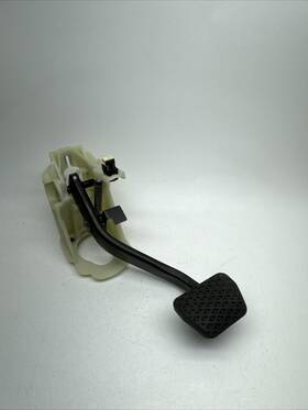 35006876797 Bmw 2012-2018 320 328 F30 Stop Brake Pedal Assembly Used Oem