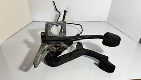 35111136863 Bmw E46 Manual Clutch Brake Pedal Box Assembly Oem 99-06 323 325 328 330 M3