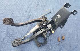 35311154735 Bmw E30 Clutch Pedal Assembly Late Model For 5-speed Manual Transmission Swaps