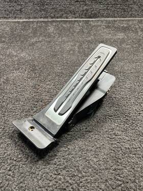 35406889824 Bmw 2023 X1 Gas Throttle Pedal Oem 35406889824 Bmw 2023 X1 Gas Throttle Pedal Oem