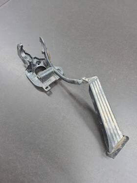 3541-163875 Bmw 2000 323ci E46 Oem Dbw Gas Accelerator Foot Pedal Pad