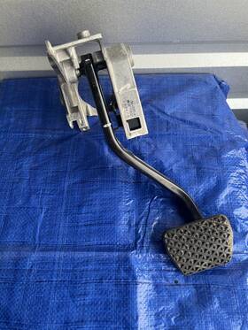 6751975-04 Bmw 2006-2008 328i E90 E92 3-series Sedan Brake Pedal Assembly Oem
