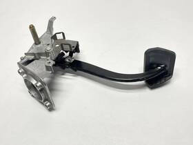 6757924 Bmw 2003-2008 Z4 E85 Roadster Brake Pedal Assembly Genuine Oem