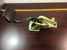 6787363 Bmw 2011 - 2017 X3 F25 Driver Side Floor Stop Brake Pedal With Bracket Support Oem