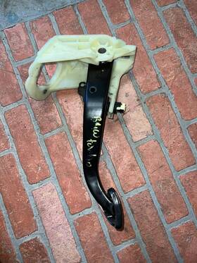 6859639 Bmw 2012-2018 3 Series Brake Pedal With Support Mount Bracket Oem