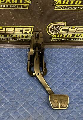 689112301 Bmw 2024 M3 M4 G80 G82 Stop Brake Pedal Oem