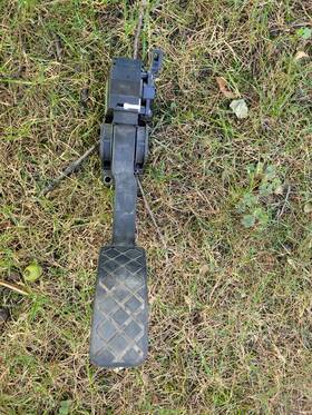 1j1721503k Bosch Used And Tested 2000 Volkswagen Golf Iv Accelerator Pedal Sensor 281 002 342