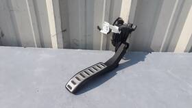 95542302140 Bosch 2005-2014 Porsche Cayenne 4.8l V8 Throttle Accelerator Fuel Gas Pedal Pad Oem