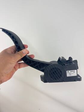 F01r00x021 Bosch Accelerator Throttle Pedal