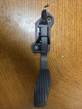 80424307 Cadillac 2025 Escalade Gas Pedal