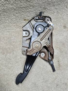 022201 Chevrolet 2010 Chevy Malibu Ltz Emergency Brake Pedal Assembly Oem