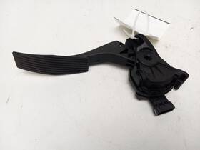 234.gm1e15 Chevrolet Gas Pedal For Cruze 2015 Oem