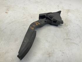 234.gm1m20 Chevrolet 16-23 Malibu Lt Accelerator Gas Pedal T