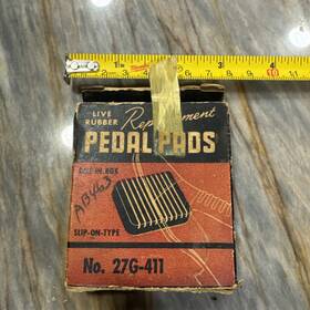 27g-411 Chevrolet Rubber Slip On Brake Pedal Pad Replacement #27g-411 Nos