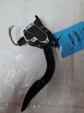 546.gm1g17 Chevrolet Trax 2017 Pedal Brake/clutch 1585957