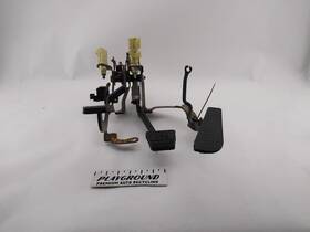 546.gm1m98 Chevrolet Camaro Z28 Set Of Manual Clutch Brake And Accelerator Pedal Fits 93-02