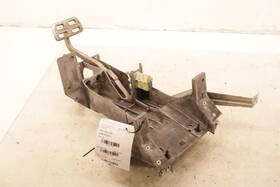 546.gm1y98 Chevrolet 1997-2013 Corvette 5.7l Brake Pedal With Bracket And Stop Light Switch