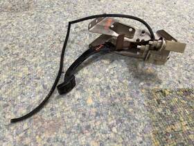 546.gm1z94 Chevrolet 94 Corvette C4 Mt Non Zr1 Used Brake Pedal Assembly W Mount