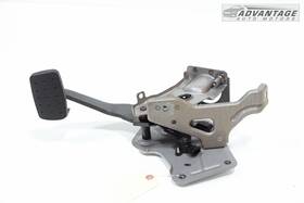 84310954 Chevrolet 2018-2021 Chevy Traverse Front Floor Stop Brake Pedal With Support Frame Oem
