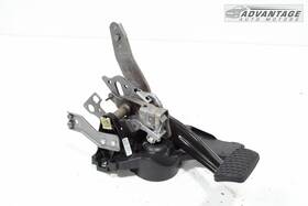 84474574 Chevrolet 2018-2021 Equinox Parking Assist Brake Stop Pedal With Bracket Oem