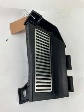 84615374 Chevrolet 20-22 Corvette Front Left Foot Rest With Bracket