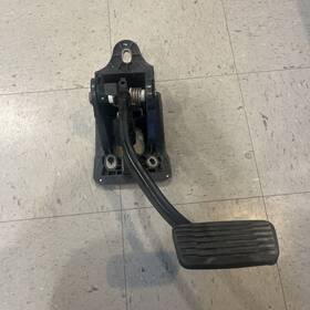 84871304 Chevrolet 2020 - 2021 Silverado Sierra 2500hd Brake Foot Stop Pedal Assembly Oem