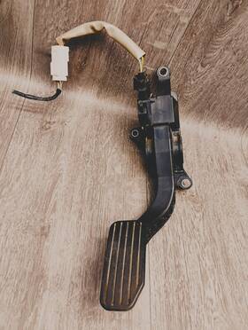 T-255lhd Chevrolet 2010 Chevy Aveo Accelerator Pedal Gas Oem