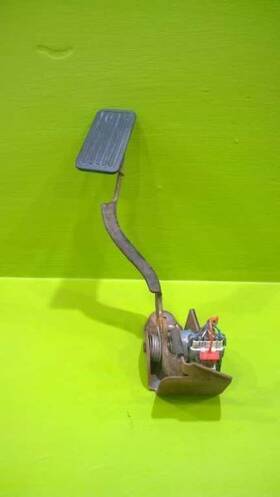 040903015702ak Chevrolet Truck 03 Silverado Gas Accelerator Pedal Oem 3401-10