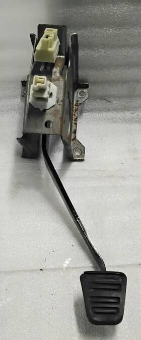 15108400 Chevrolet Truck 2004-2007 Colorado Gmc Canyon Clutch Pedal Assembly