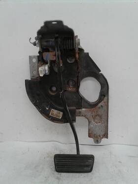 22871168 Chevrolet Truck 08-13 Silverado 2500 Brake Pedal With Mounting Box