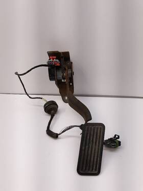 234.gm8d05 Chevrolet Truck 05 Avalanche Accelerator Pedal