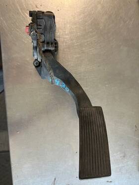 234.gm8j06 Chevrolet Truck 2006 Suburban 1500 Gas Pedal 5.3l Engine 566482