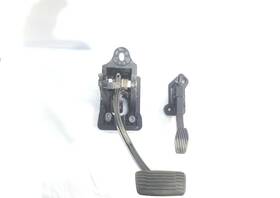 234.gm8n20 Chevrolet Truck 2020 Silverado 2500 Ltz Duramax Oem Accelerator And Brake Pedal