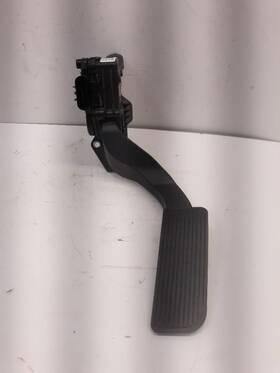 234.gm8o16 Chevrolet Truck 07-20 Silverado Accelerator Pedal
