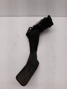 234.gm8p09 Chevrolet Truck 08-13 Suburban Accelerator Pedal
