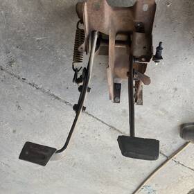 546.gm8574 Chevrolet Truck 73-87 Chevy Gmc Manual Transmission Pedal Assembly Non Hydro Oem